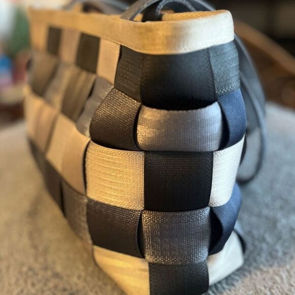 Vintage Harvey's Original Seatbelt Bag Treecycle Tote Double Handles - Picture 4 of 11